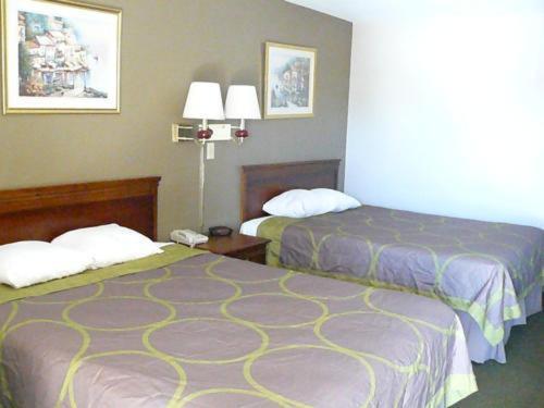 Super 8 By Wyndham Childress Motel Rom bilde